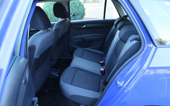Skoda Fabia cena 39800 przebieg: 142000, rok produkcji 2020 z Ciechanów małe 352